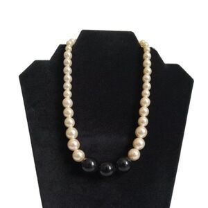 Vintage Champagne Faux Pearl and Black Beaded Classic Single Strand Necklace